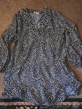 Women's Black & White Polka Dot V-Neck Long Sleeve Dress